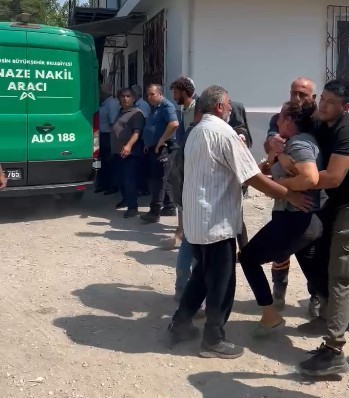 Mersin’de ev yangını: 2 çocuk annesi kadın hayatını kaybetti