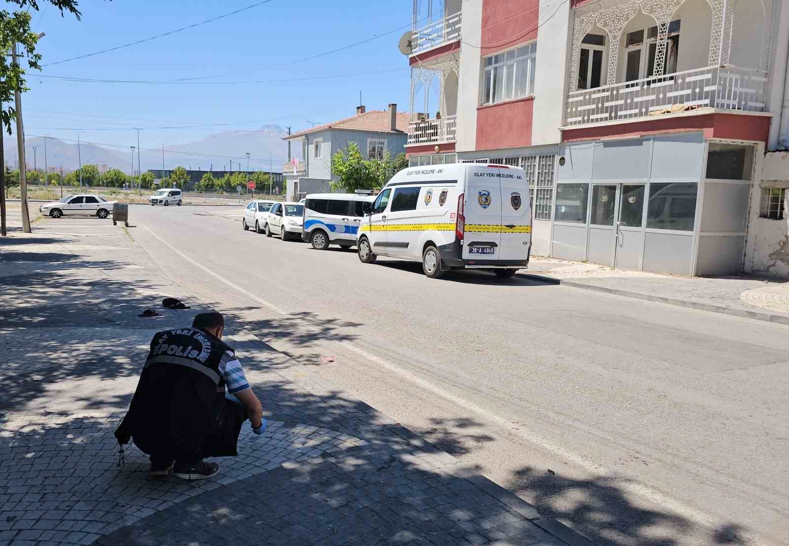 Kayseri’de bıçaklı kavga: 1 ağır yaralı