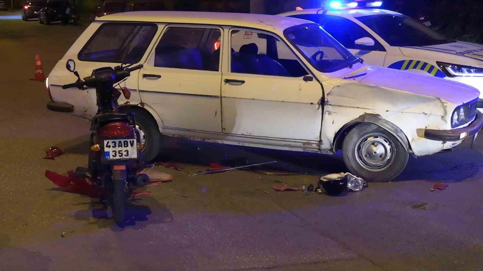Tavşanlı’da otomobil ile motosiklet çarpıştı: 2 yaralı