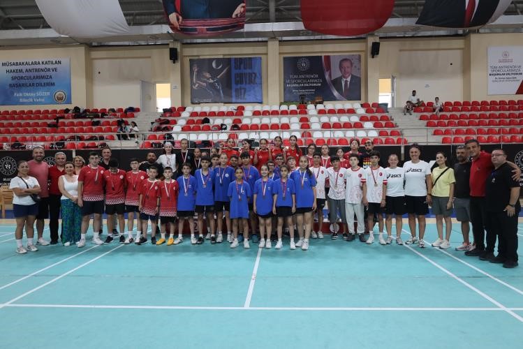 Anadolu Yıldızlar Ligi Badminton Grup M&uuml;sabakaları Bilecik&rsquo;te tamamlandı
