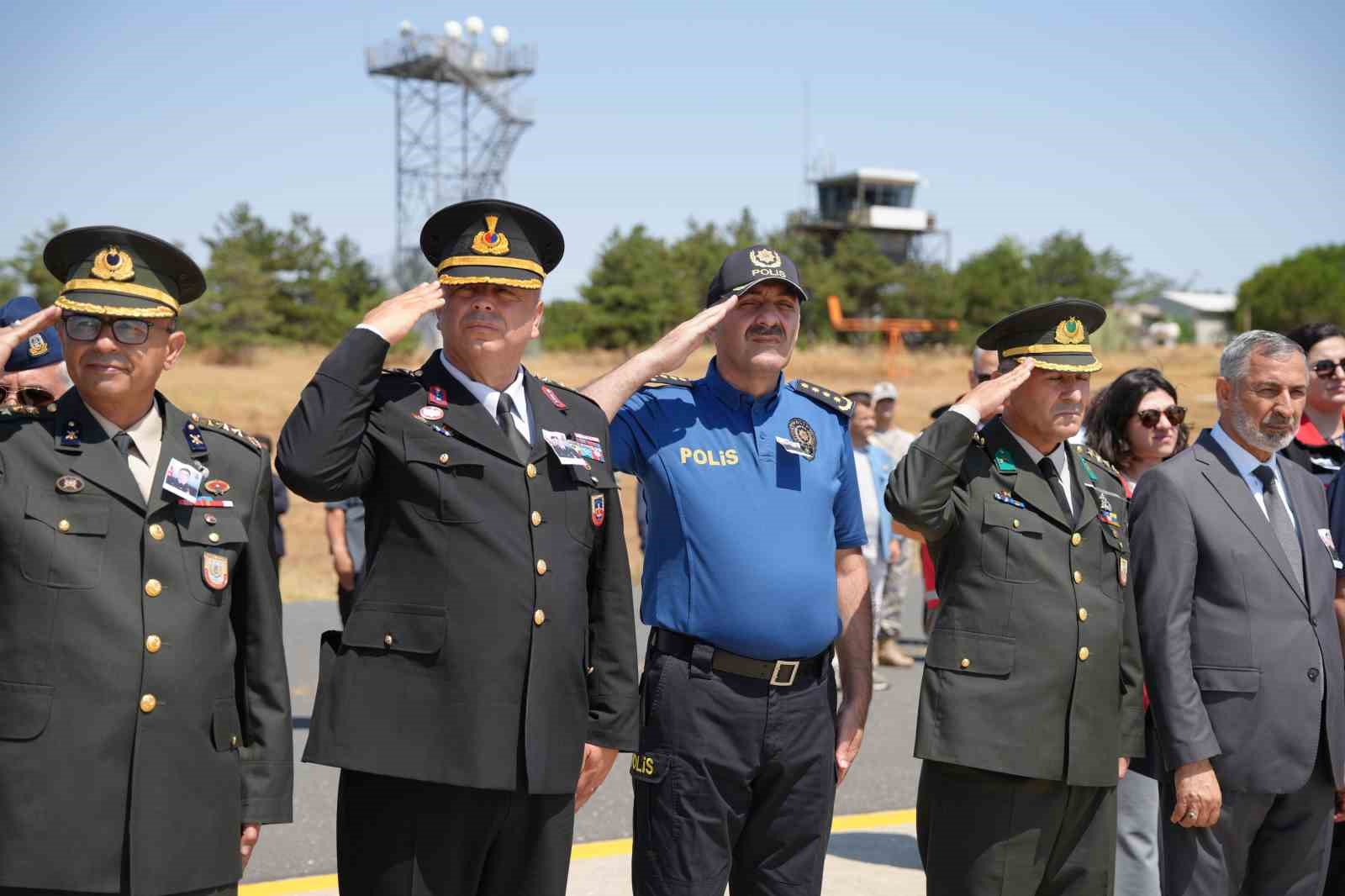 Şehit &Uuml;steğmen Tuğrul &Ouml;zsu&rsquo;nun cenazesi &Ccedil;orlu&rsquo;ya getirildi
