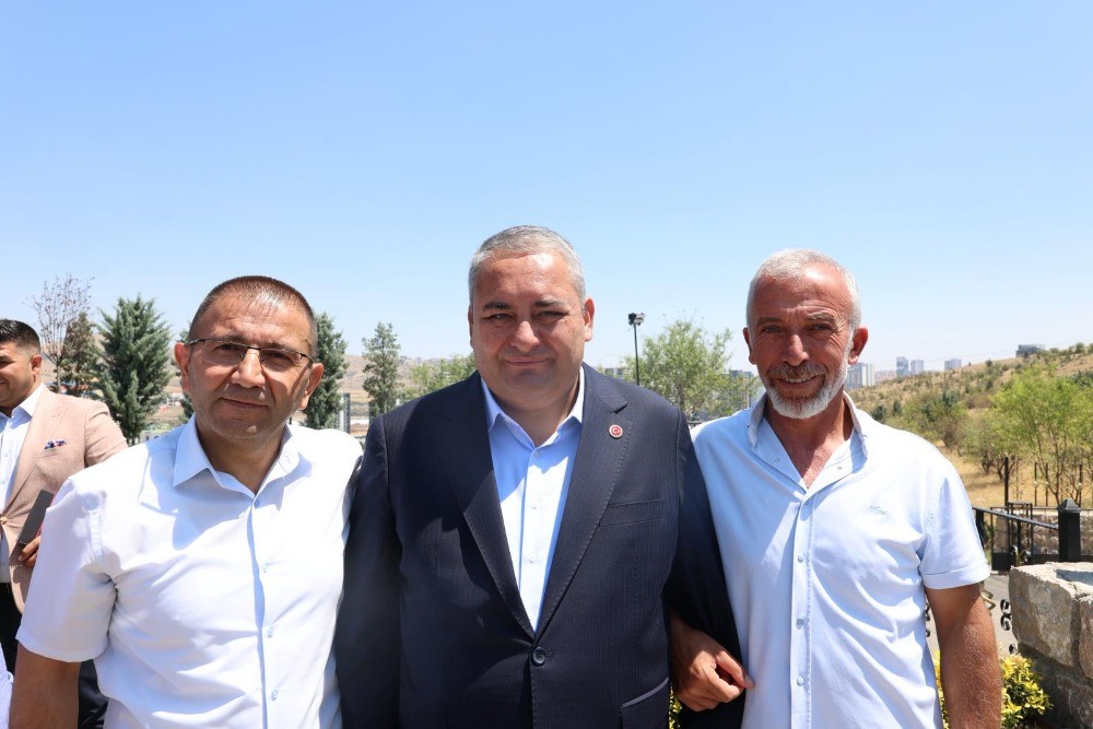 Ke&ccedil;i&ouml;ren Belediye Başkanı &Ouml;zarslan muhtarlarla buluştu
