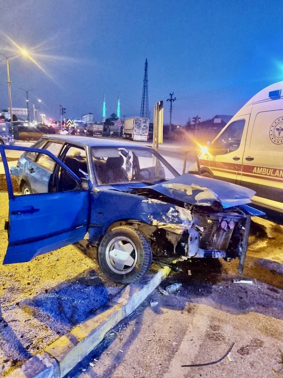 Konya’da otomobil ile tır çarpıştı: 3 yaralı