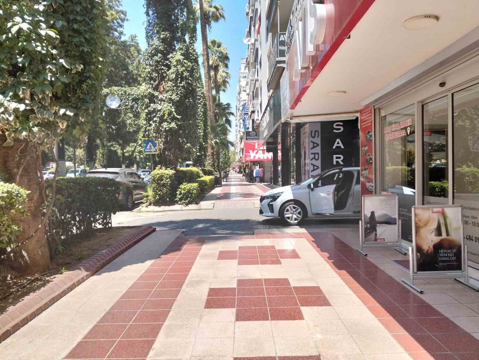 Termometreler 43 dereceyi gösterdi,  Aydın hayalet şehre döndü