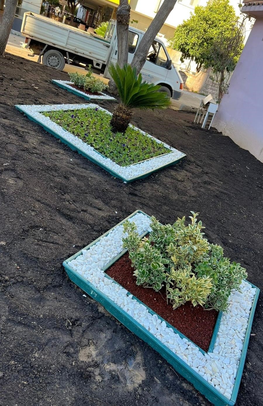 Konyaaltı&rsquo;nda muhtarlık binaları &ccedil;i&ccedil;eklendiriliyor
