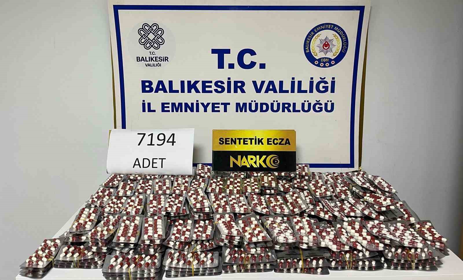 Ayvalık’ta 7 bin 194 adet sentetik hap ele geçirildi