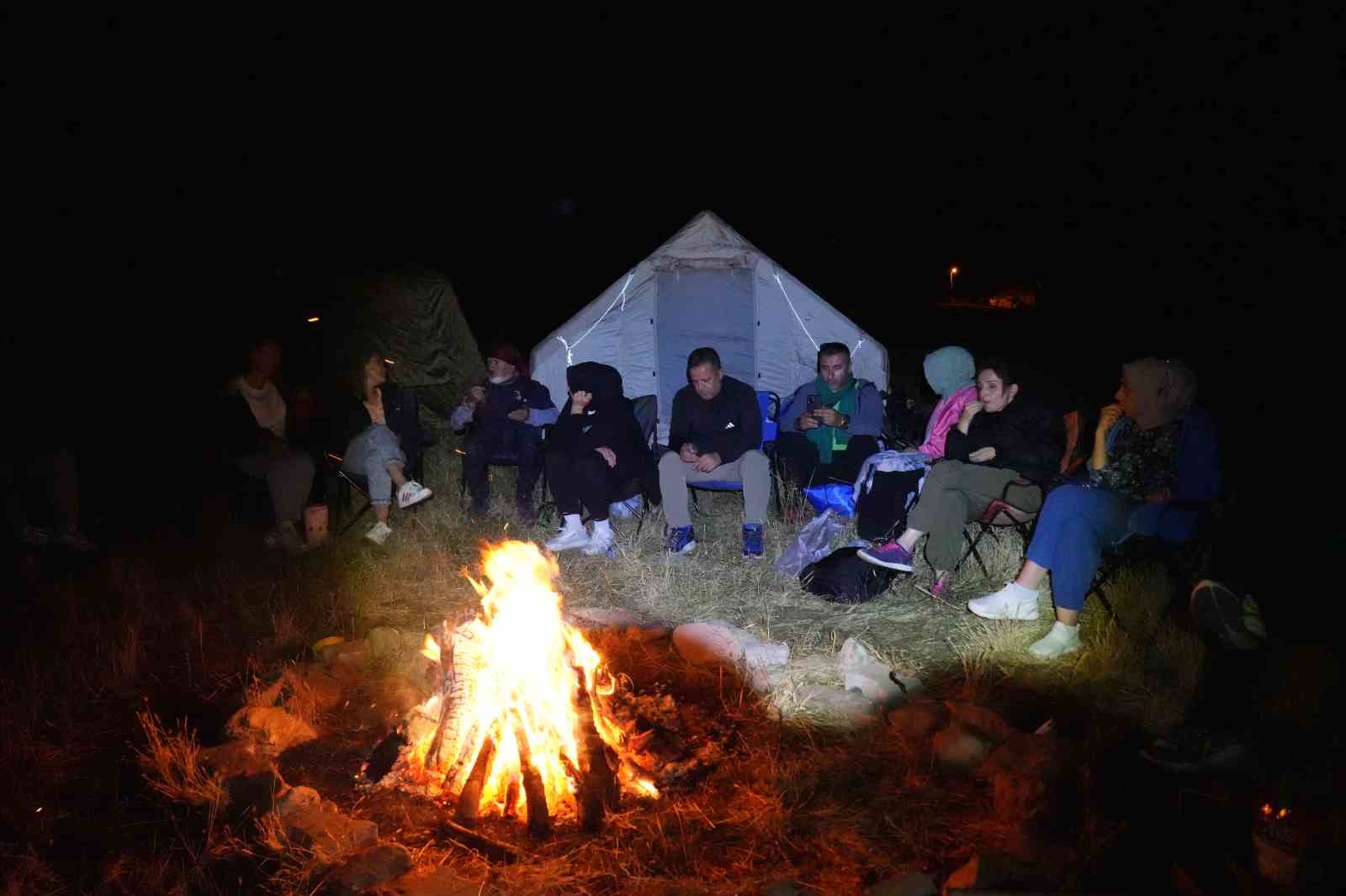 Ter&ouml;rle anılan Şenyayla artık doğaseverlerin kamp mekanı oldu
