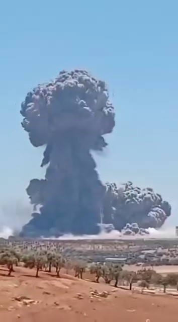 Suriye’de mühimmat deposunda yaşanan patlama Hatay’da hissedildi