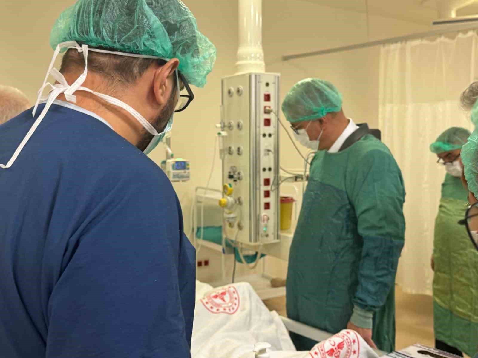 Bakan Memişoğlu’nun ziyaret ettiği Kader Dereli, Yoğun Bakım Servisi’ne alındı