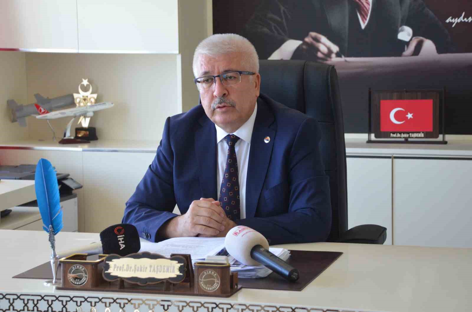 Taşdemir&rsquo;den tercih &ccedil;ağrısı: "Sinop hem huzurlu şehir hem g&uuml;&ccedil;l&uuml; &uuml;niversite"
