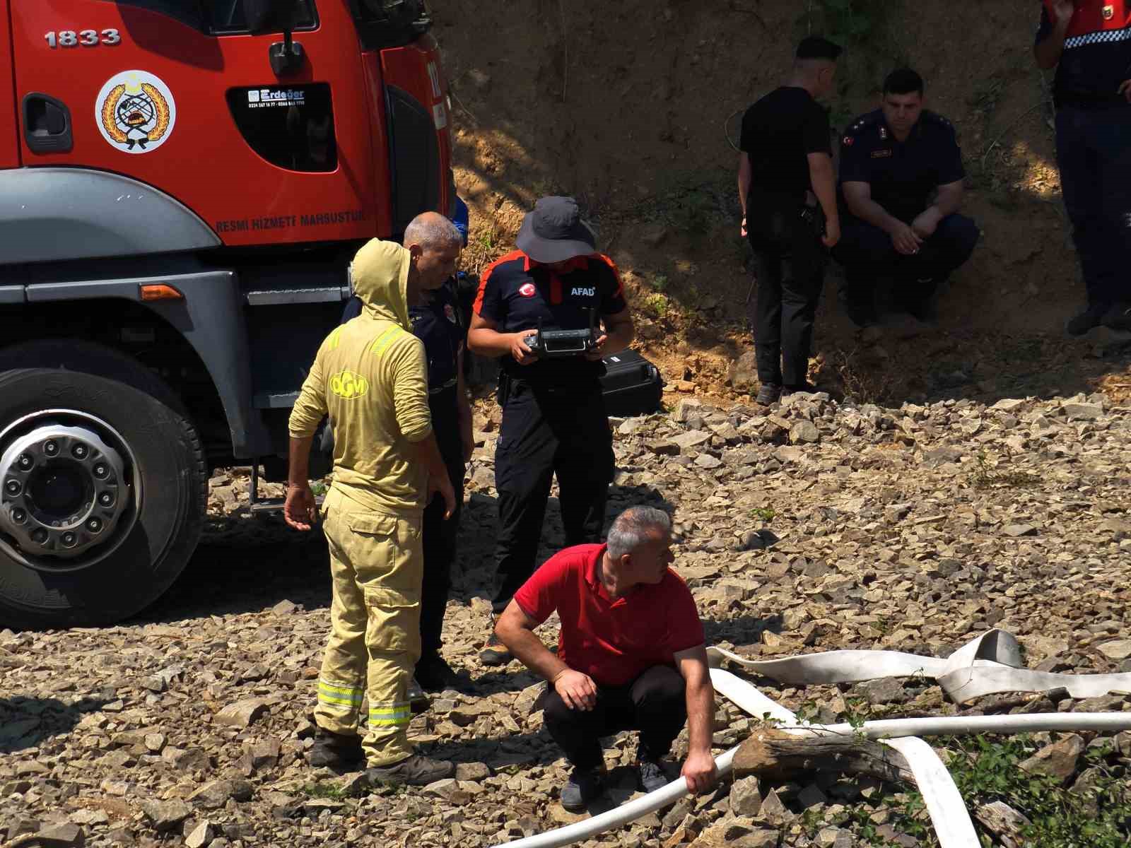 Yalova&rsquo;da &ccedil;ıkan orman yangını b&uuml;y&uuml;meden s&ouml;nd&uuml;r&uuml;ld&uuml;
