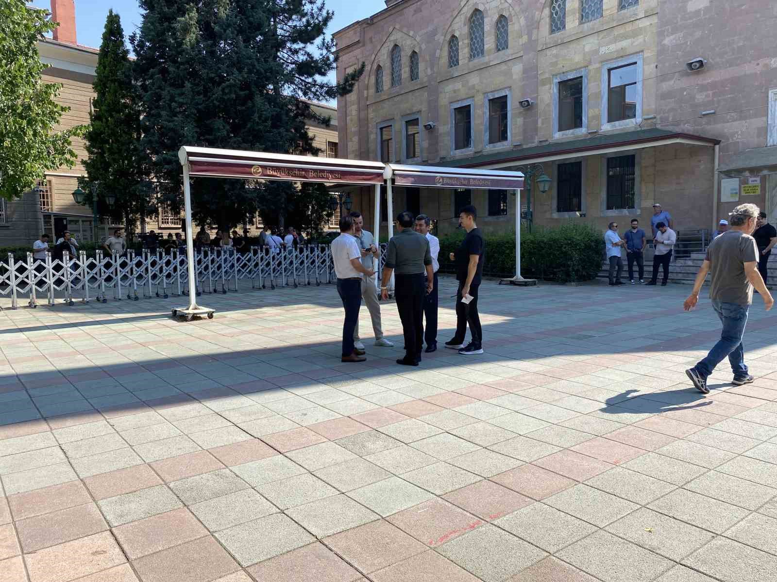 Reşadiye Camii&rsquo;nde şehit cenazesi hazırlığı
