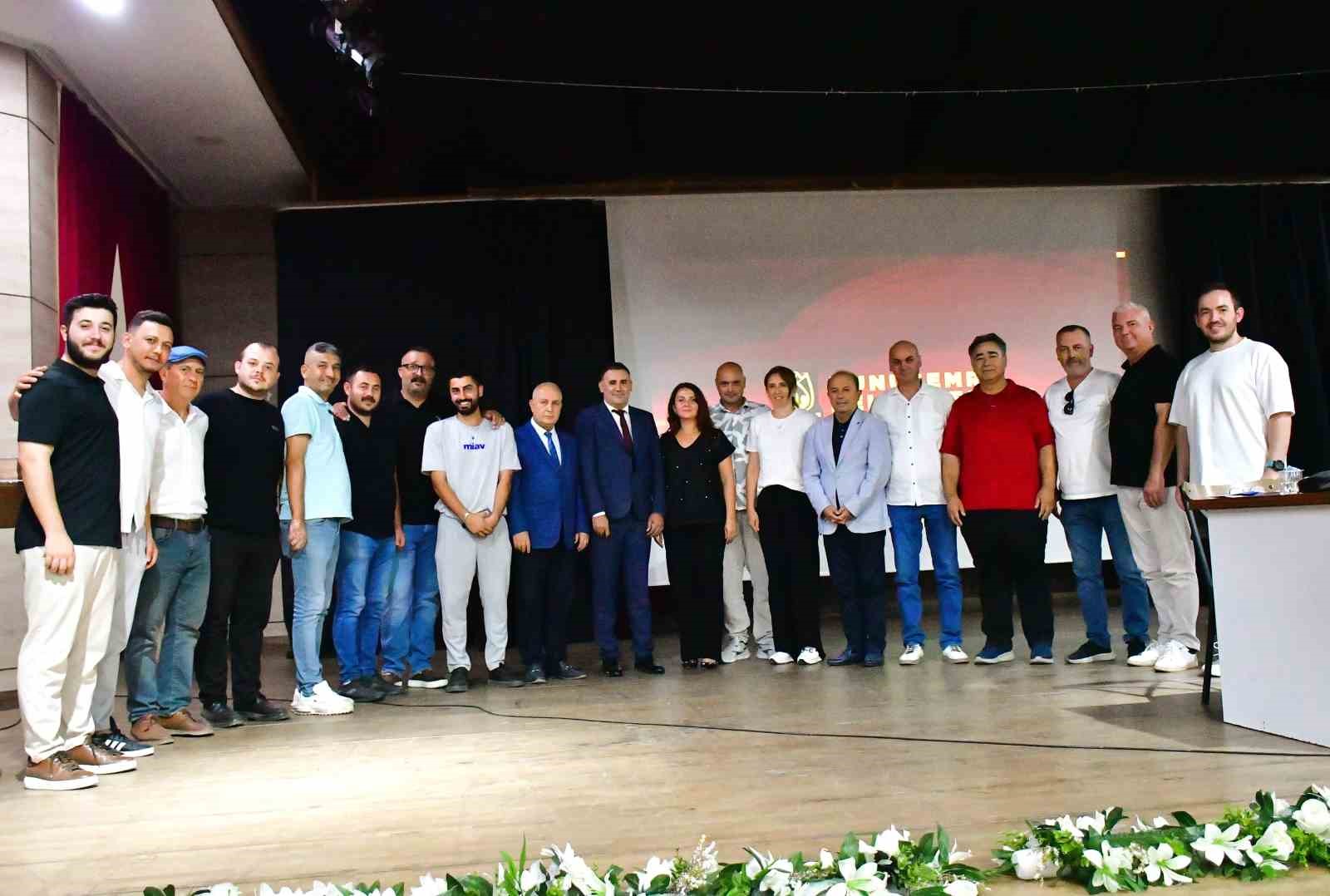 Yunusemre Belediyespor’da Bülent Kanik güven tazeledi