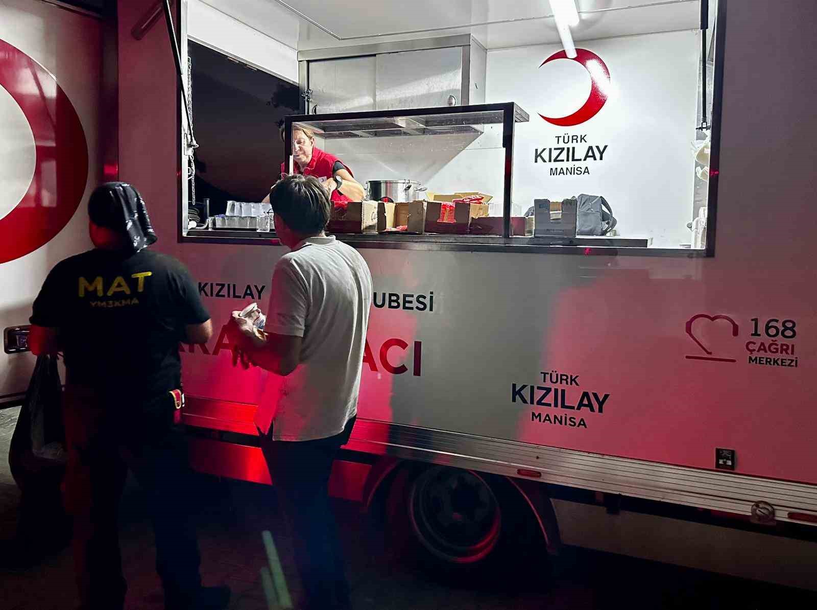 Manisa T&uuml;rk Kızılay&rsquo;dan orman yangınına destek
