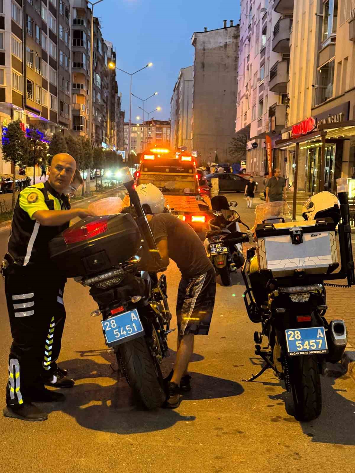 ’Dur’ ihtarına uymadı, motosikleti bırakıp kaçtı
