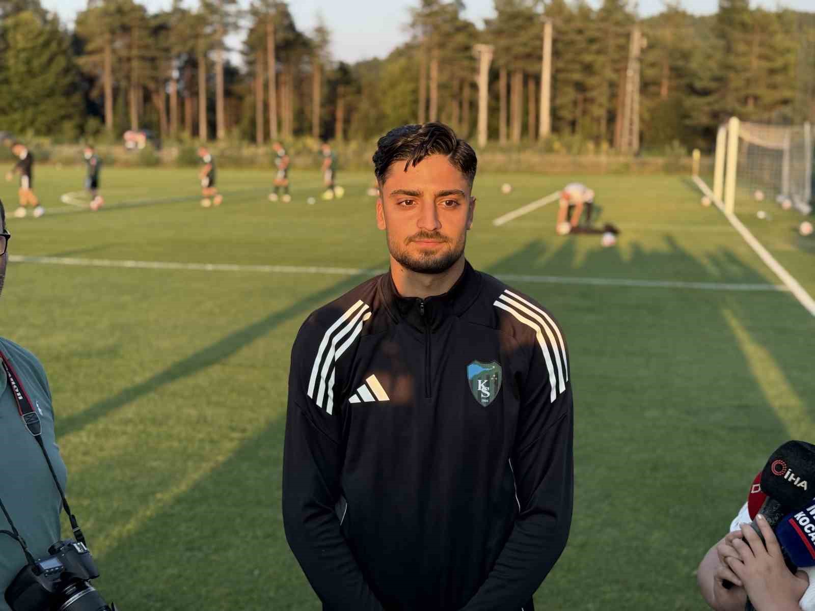 Serhat Öztaşdelen: "Büyük bir camiaya geldiğim için çok mutluyum"