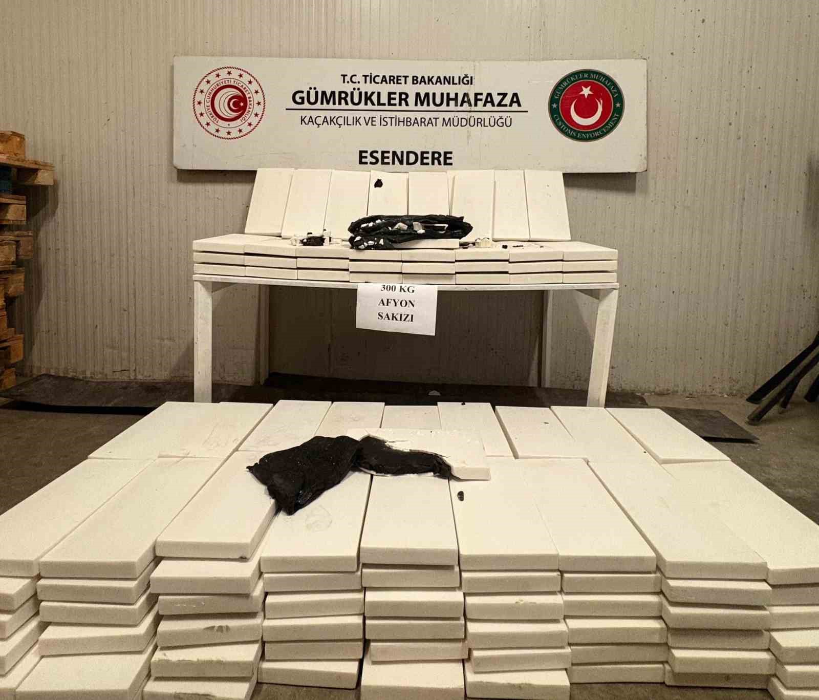 Esendere Gümrük Kapısı’nda 300 kilogram afyon sakızı ele geçirildi