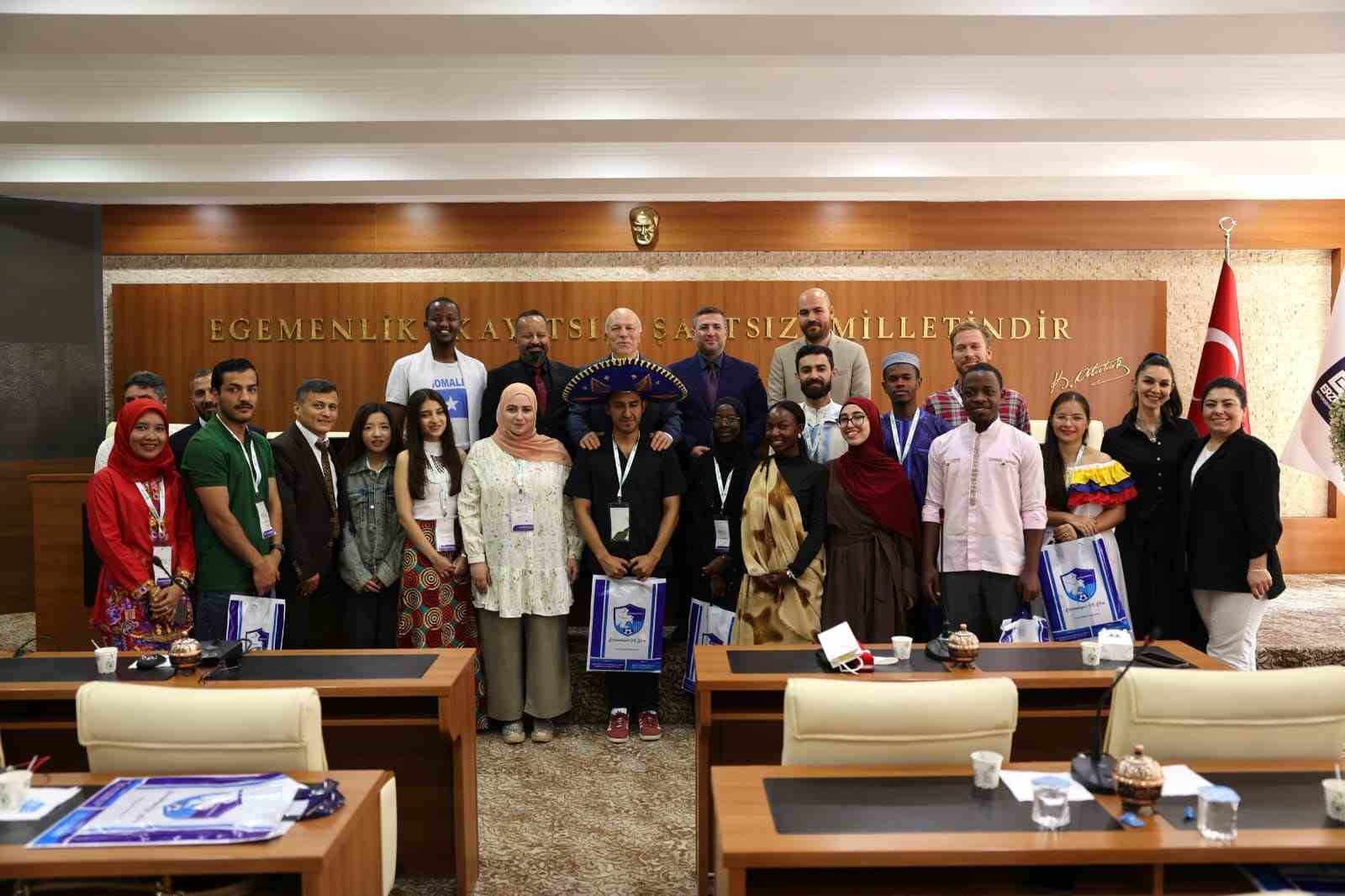 Başkan Sekmen’e yabancı öğrenci ziyareti