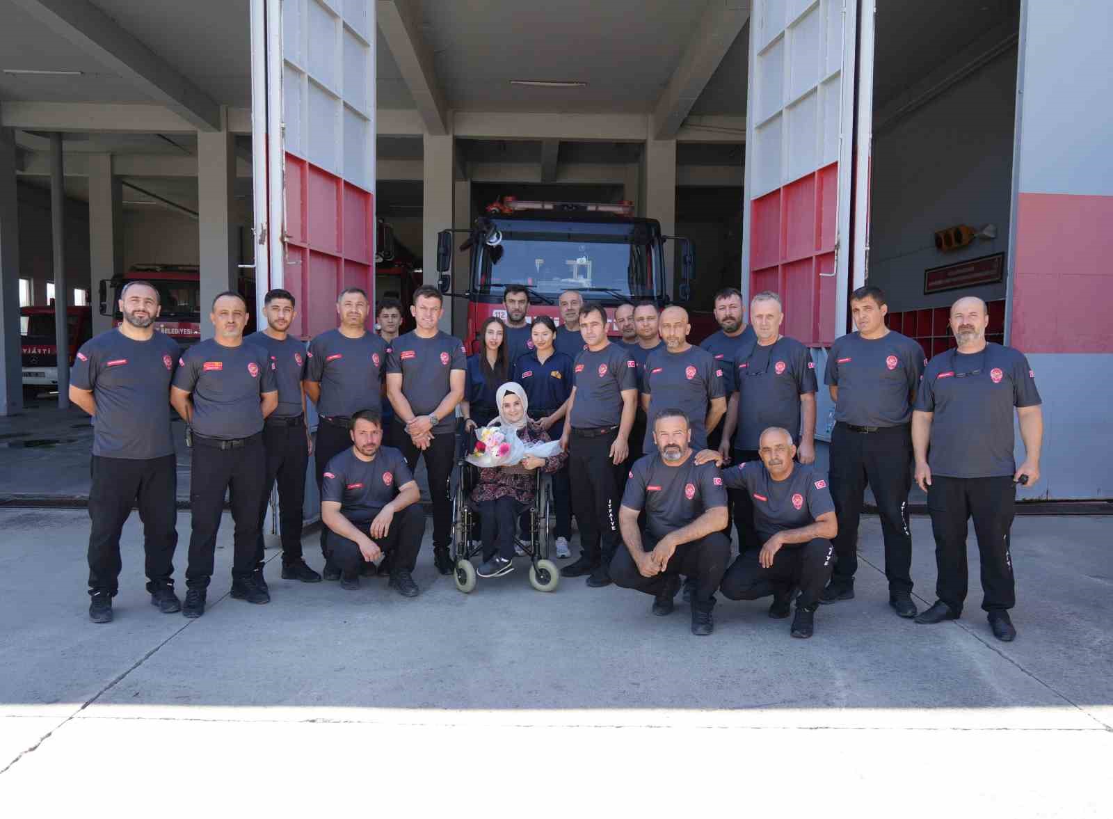 Kırıkkale itfaiyesi, engelli kadının hayalini ger&ccedil;ekleştirdi
