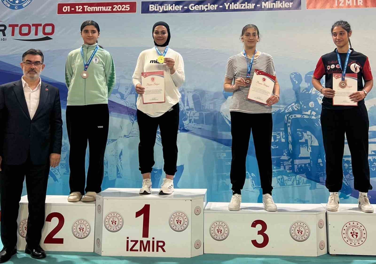 Sıla Saygılı rakiplerine ringi dar etti
