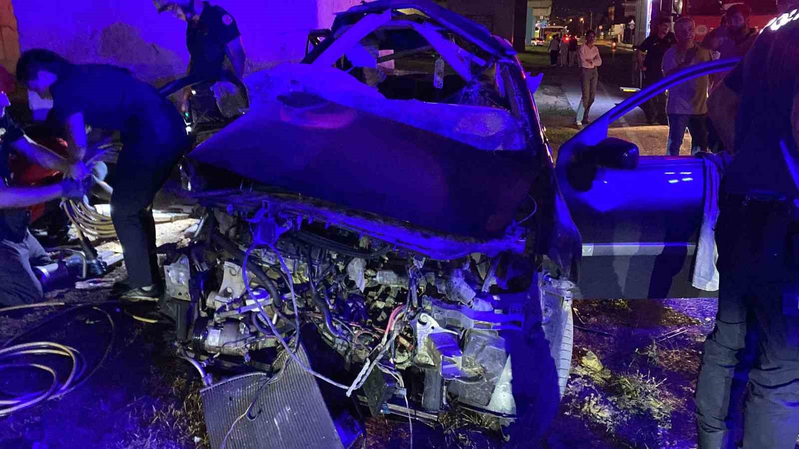 Feci kazada ağır yaralanan s&uuml;r&uuml;c&uuml;, hayatını kaybetti
