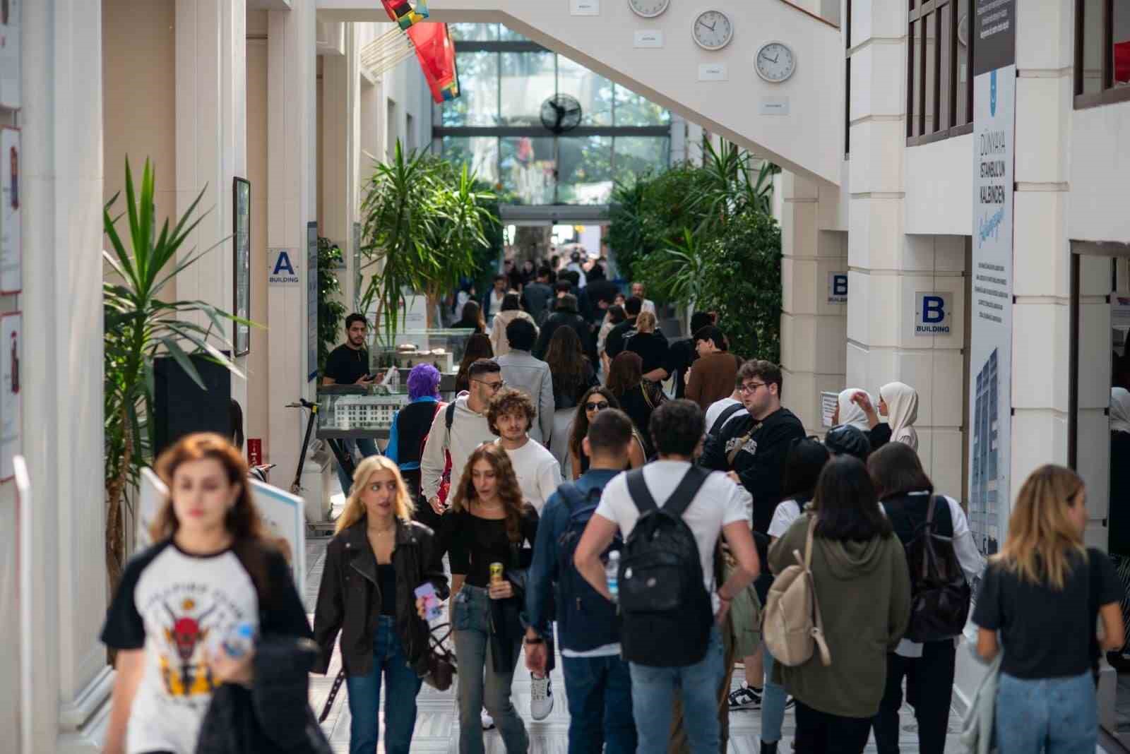 OpenAI ile yapay zek&acirc; destekli &uuml;niversite d&ouml;nemi hayata ge&ccedil;iyor
