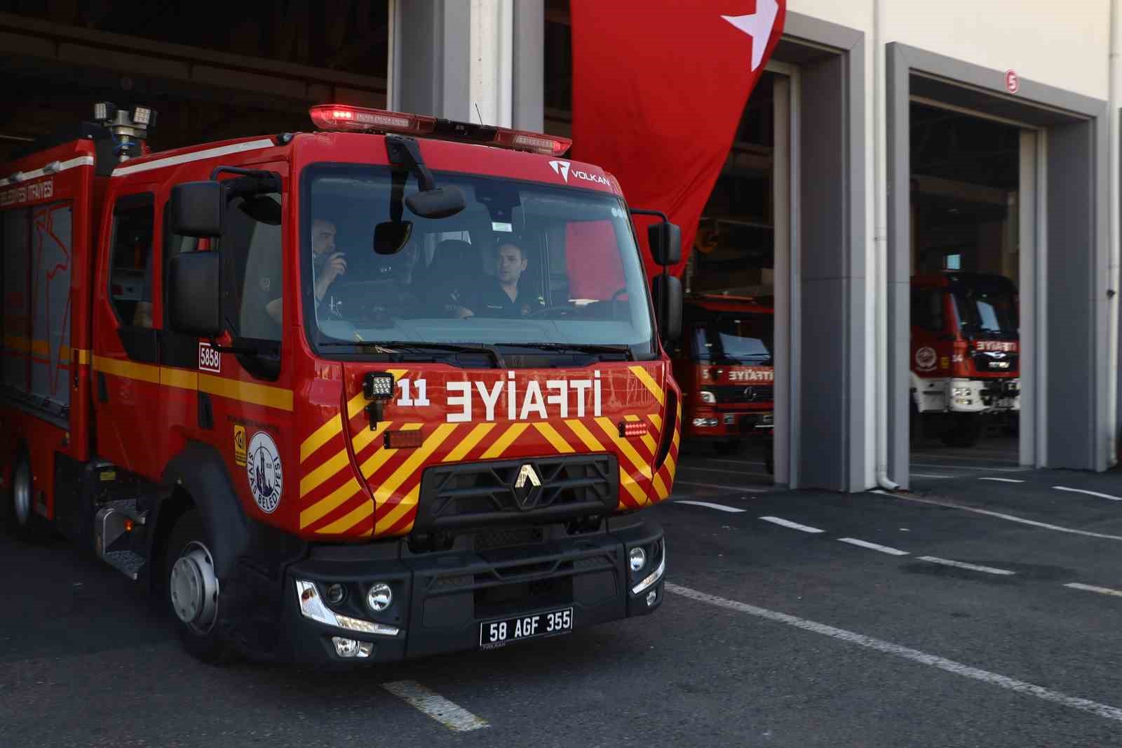 Uzmanı uyardı: "Çatı aralarına bırakılan eşyalar yaz aylarında yangına davetiye çıkartıyor"