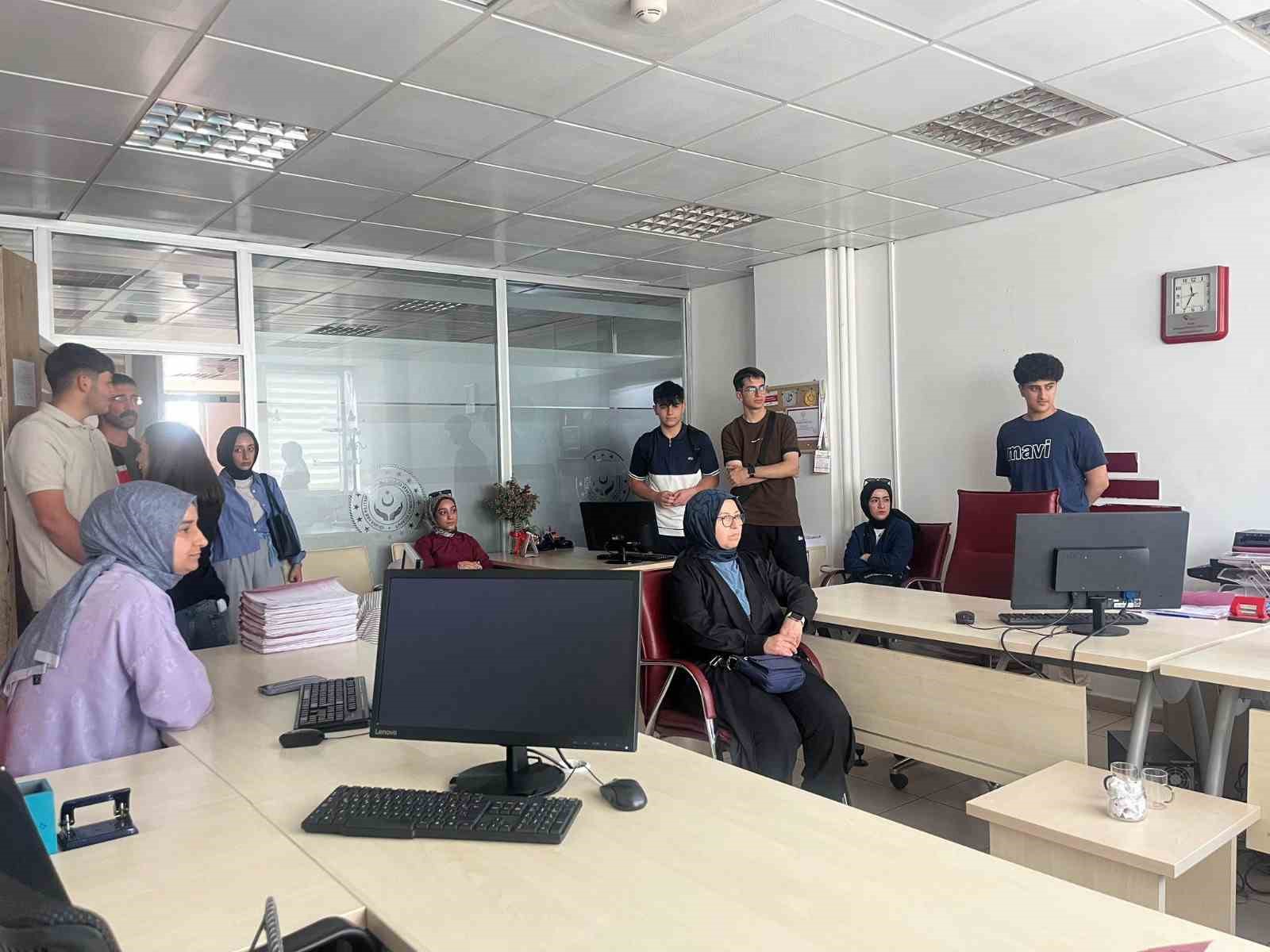 81 ilde öğrencilerden Sosyal Hizmet Merkezlerine ziyaret