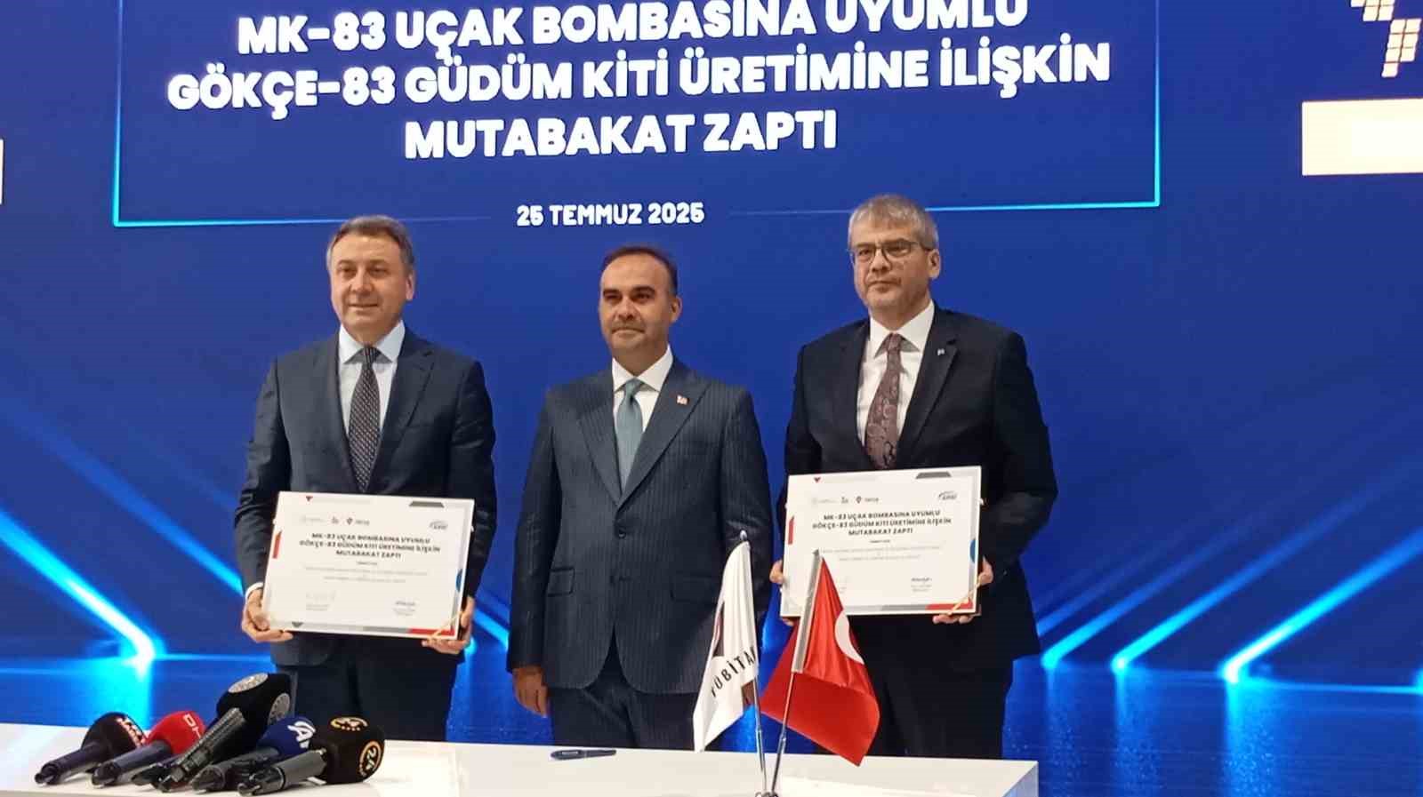 Sanayi ve Teknoloji Bakanı Mehmet Fatih Kacır, IDEF&rsquo;i ziyaret etti
