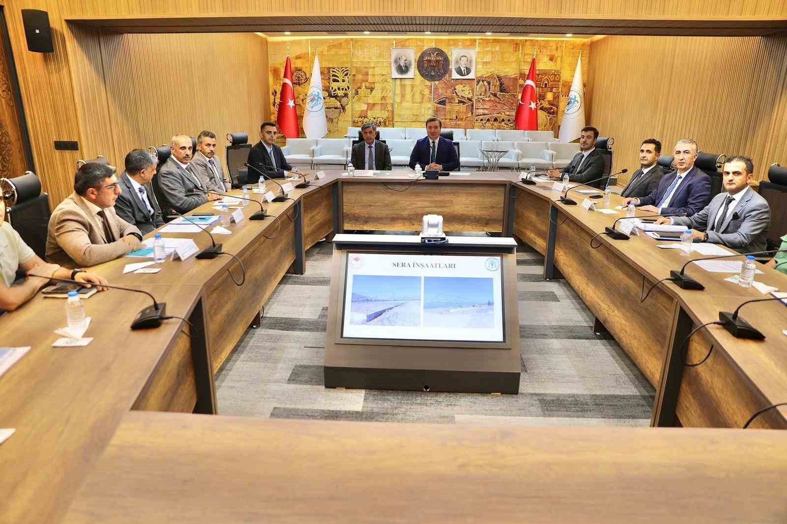 Erzincan&rsquo;da sahipsiz hayvanlar ve doğal yaşam alanları i&ccedil;in değerlendirme toplantısı yapıldı
