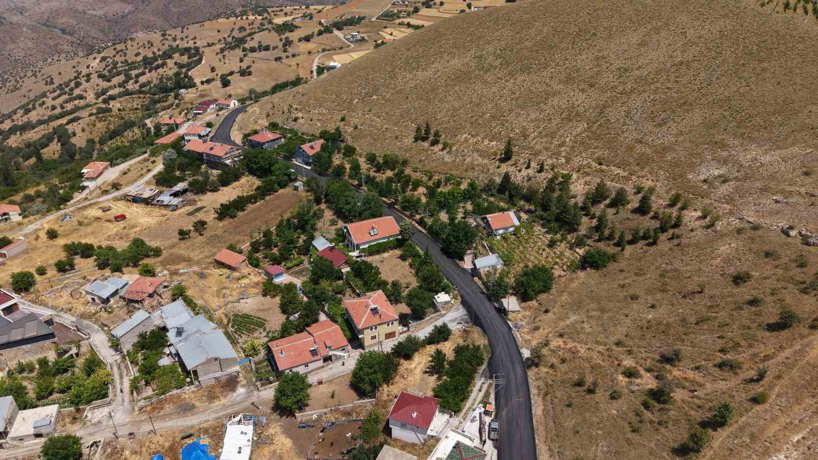 Başkan B&uuml;y&uuml;kkılı&ccedil;: "3 mahalleyi bağlayan grup yola 107 milyon TL&rsquo;lik yatırım yaptık"
