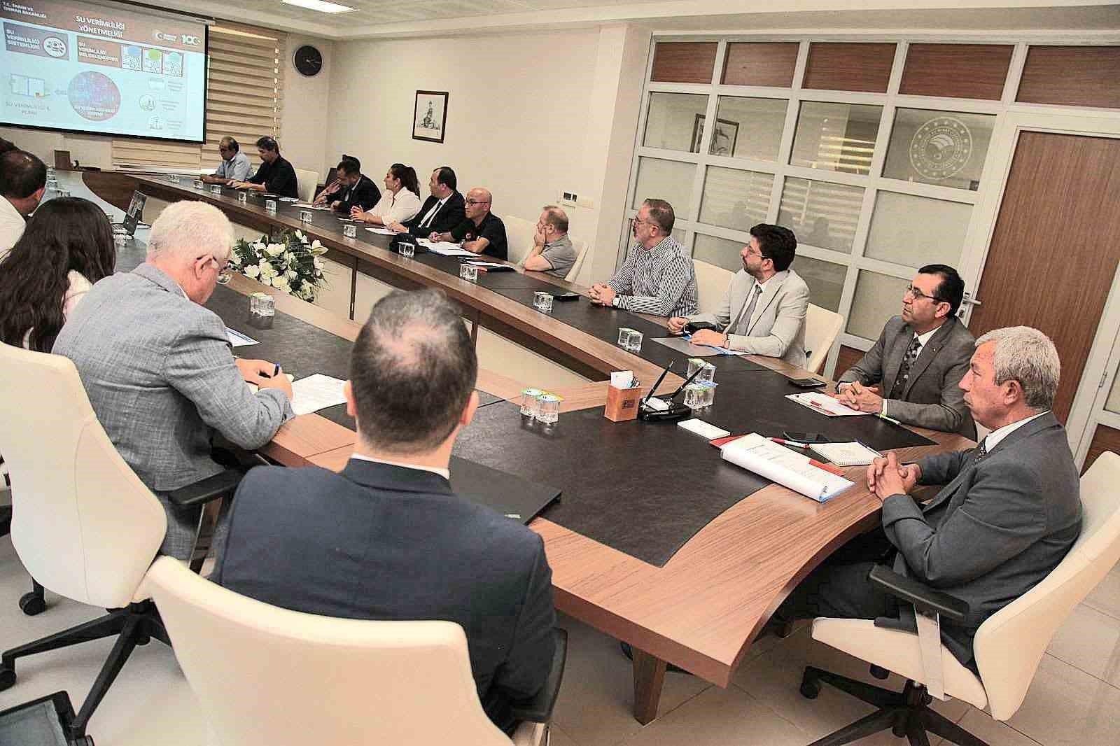 &Ccedil;anakkale&rsquo;de su kaynaklarının korunması ve etkin kullanımı i&ccedil;in toplanıldı
