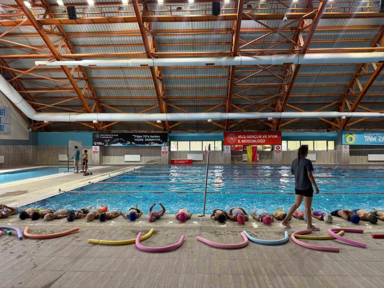 Muş’ta "yüzme bilmeyen kalmasın" projesi sürüyor