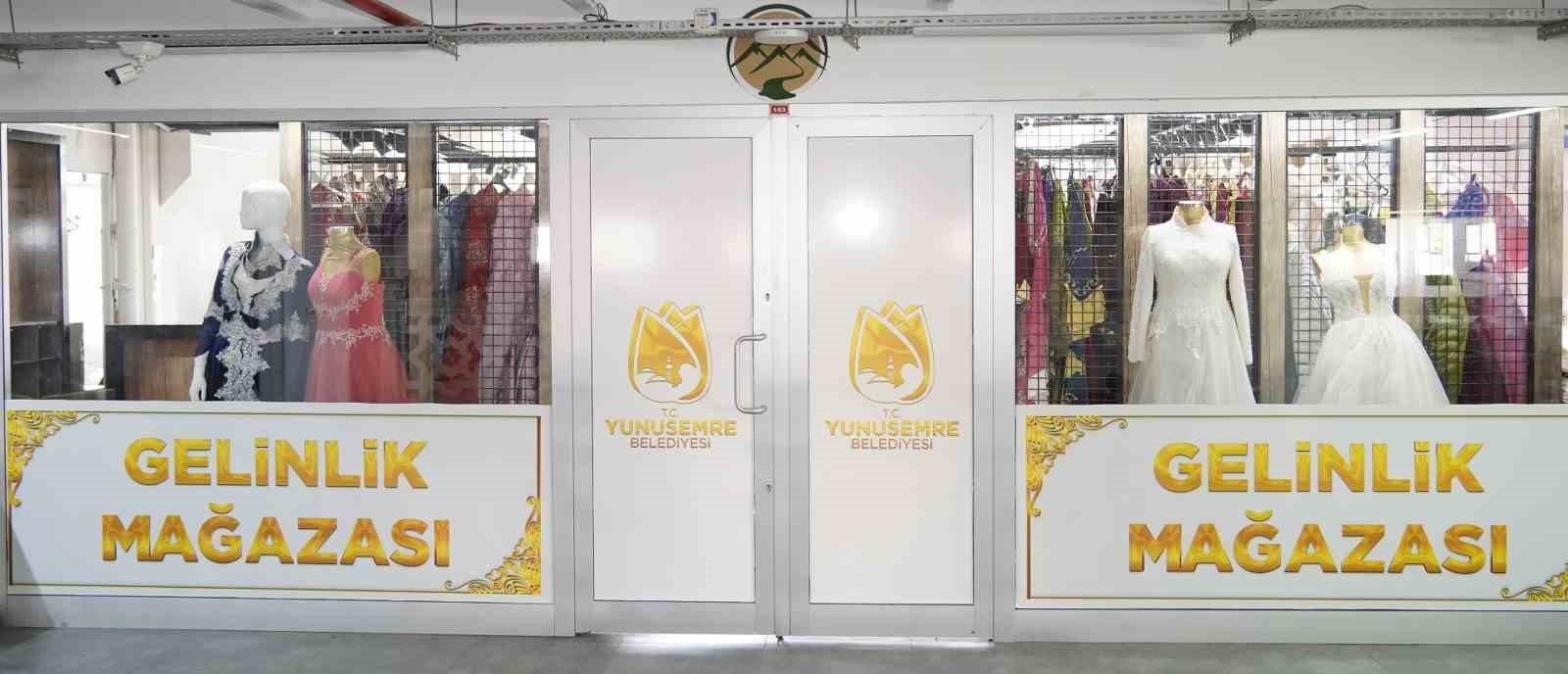 Yunusemre Belediyesinin gelinlik mağazası hizmeti s&uuml;r&uuml;yor
