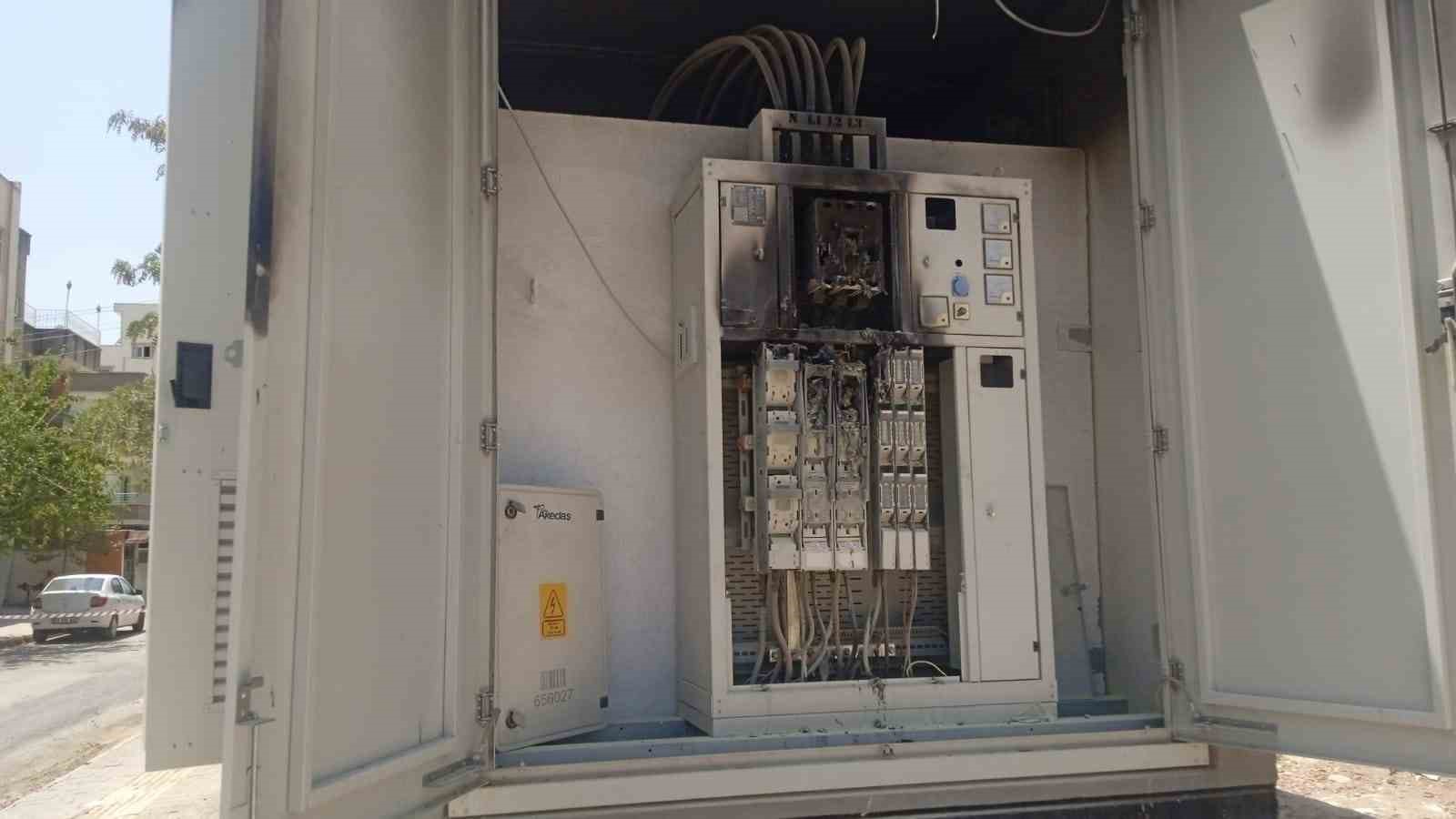 Sıcağa dayanamayan trafo alev aldı