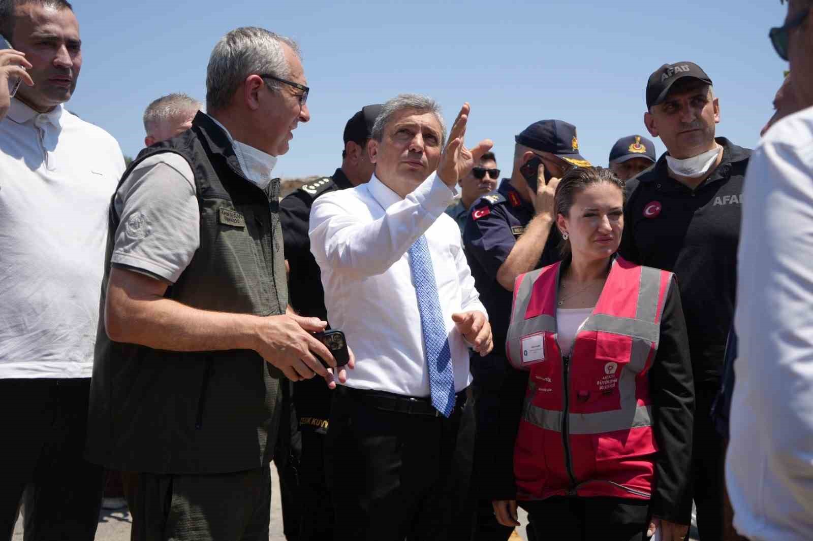 Vali Şahin: "Yangınlar şehir merkezlerinde ciddi risk oluşturdu"