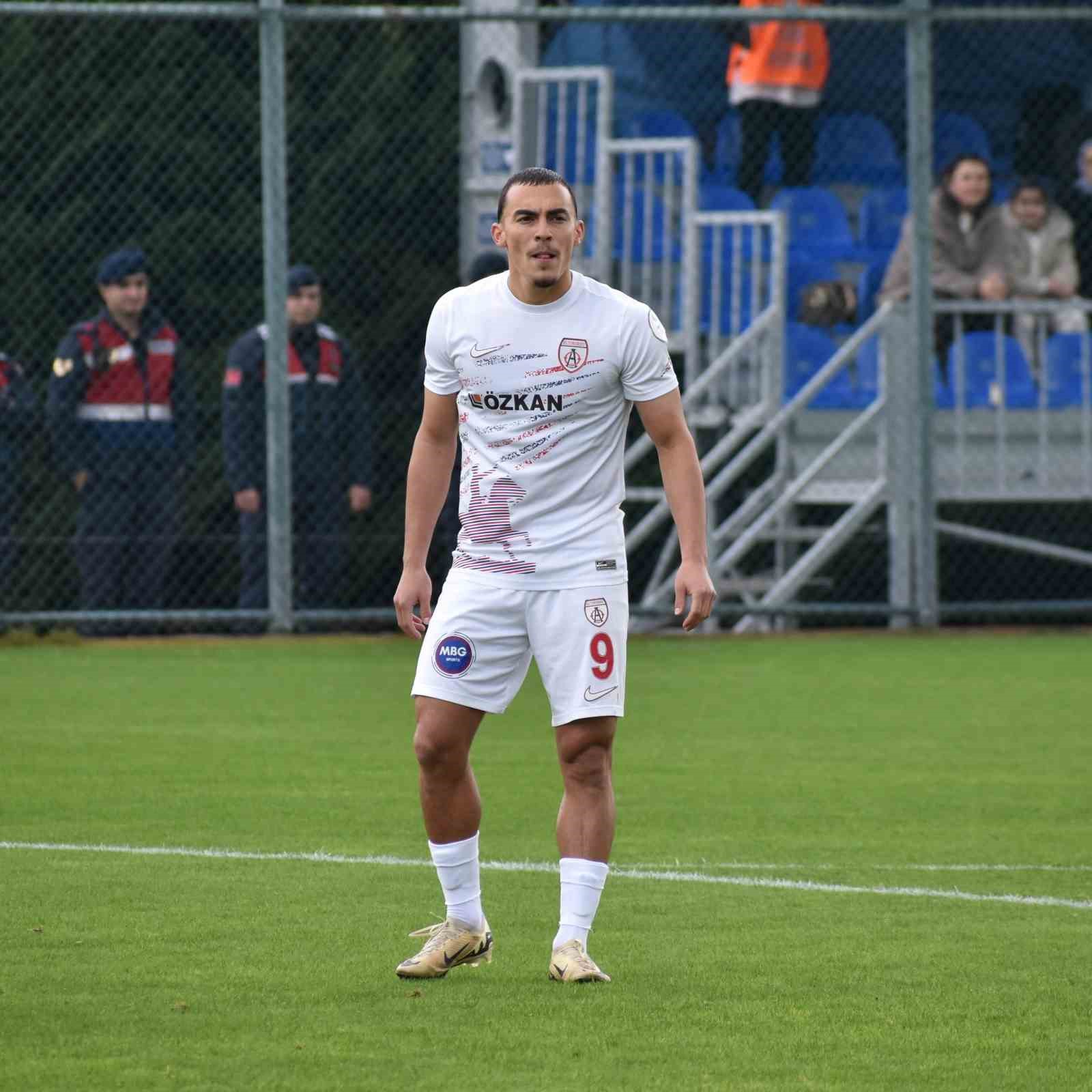 Altınordu&rsquo;da iki futbolcuya talip var
