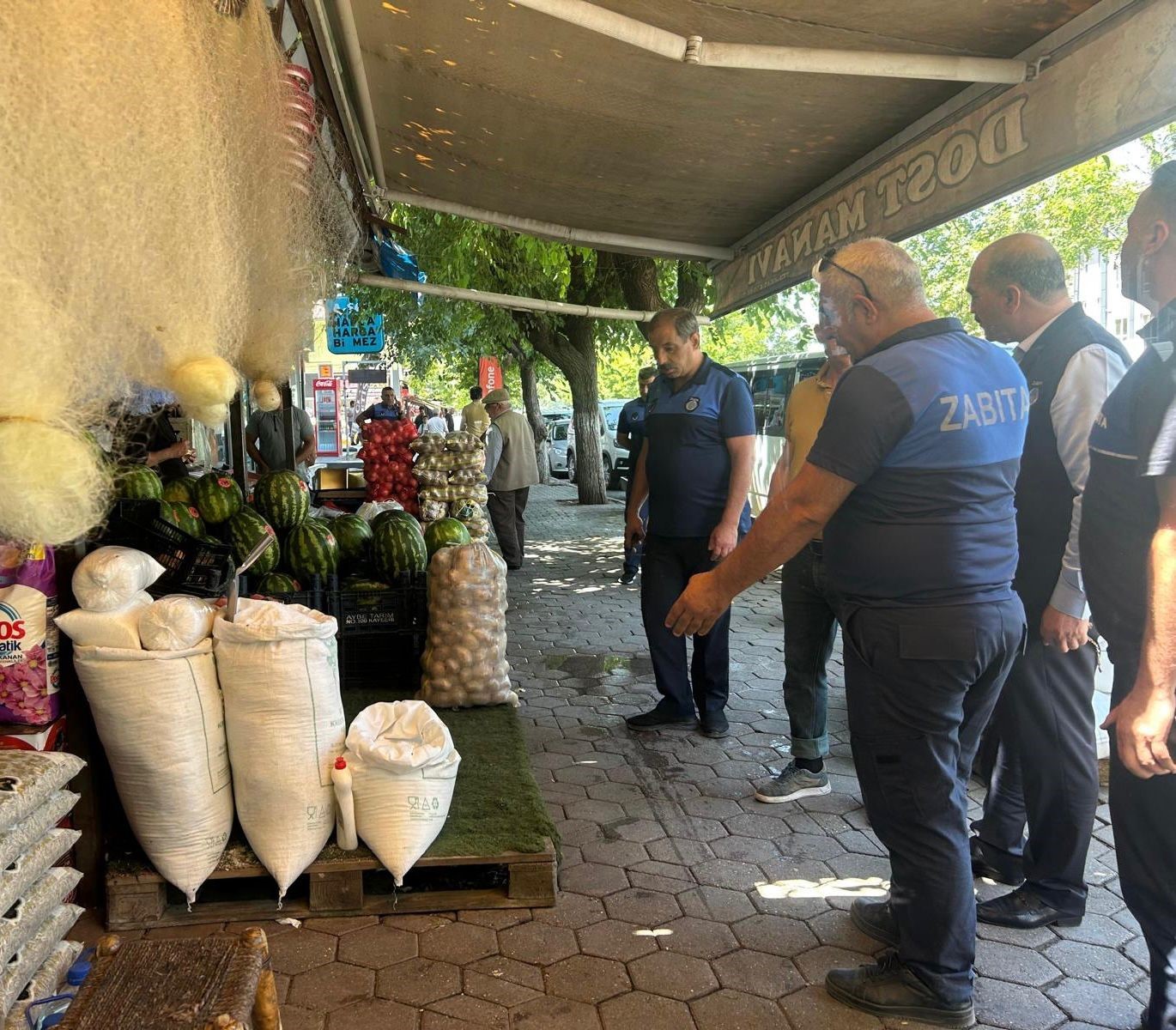 Siirt&rsquo;te zabıta ekiplerinden kapsamlı denetim, 383 iş yeri kontrol edildi
