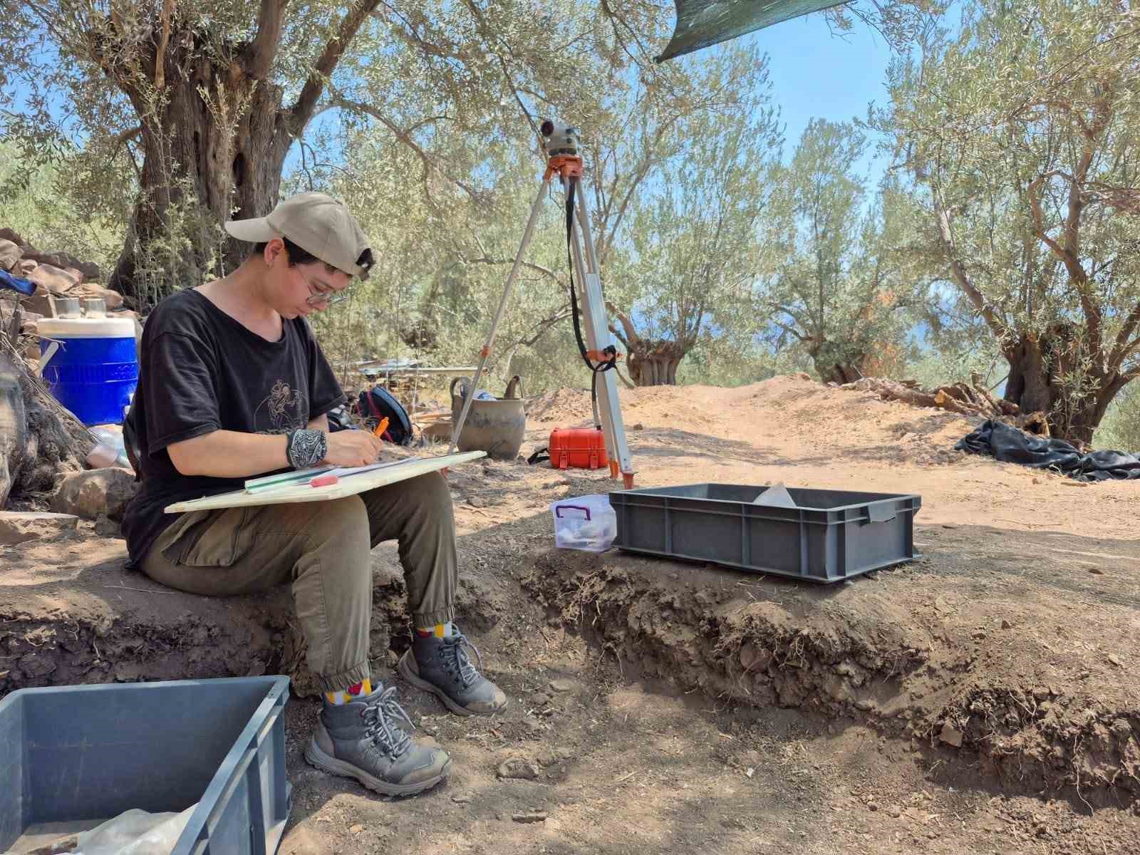 Antandros Antik Kenti’nde kavurucu sıcaklıklara rağmen kazı çalışmaları sürüyor