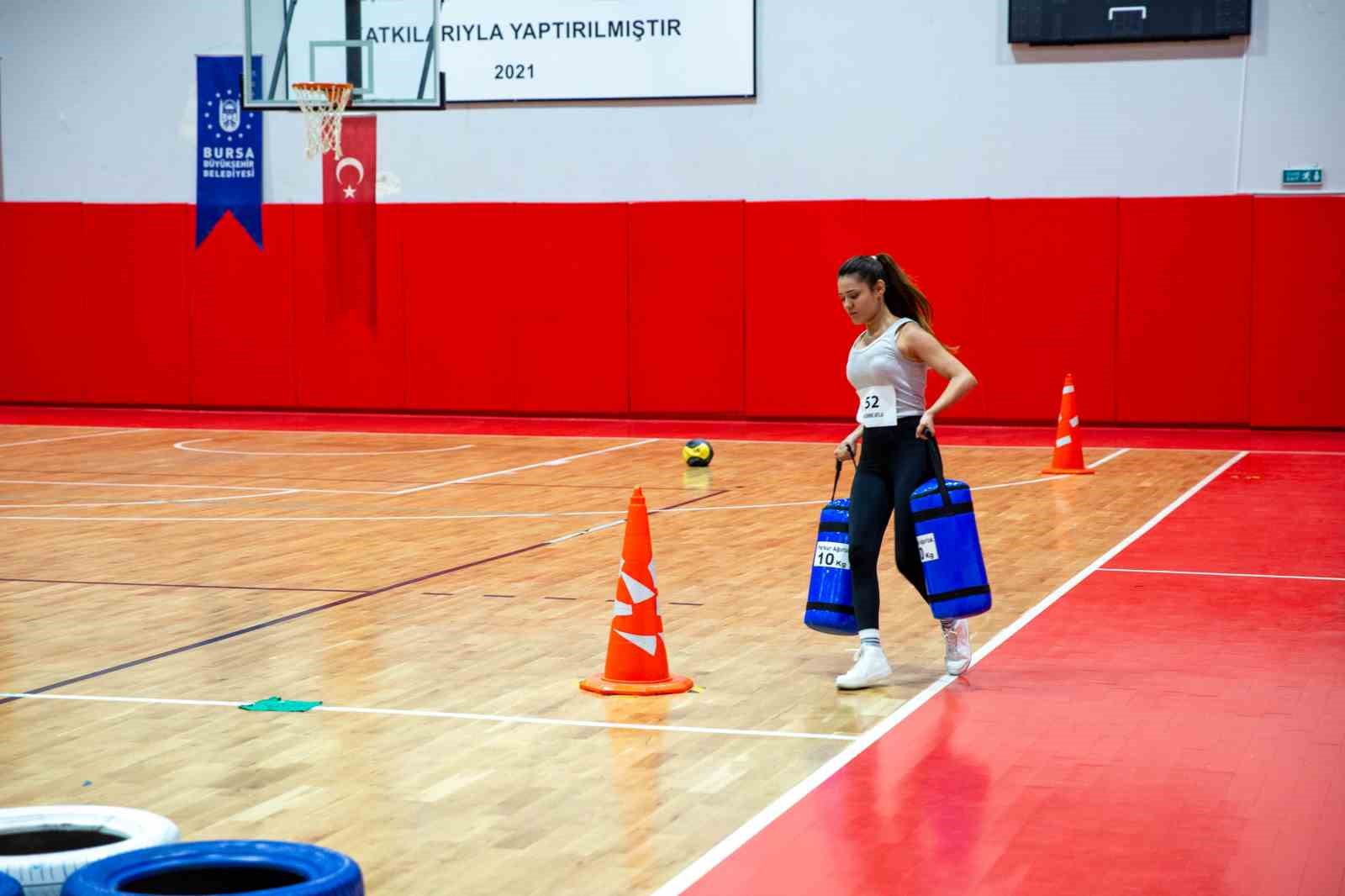 Zabıta olmak için parkurda ter döktüler