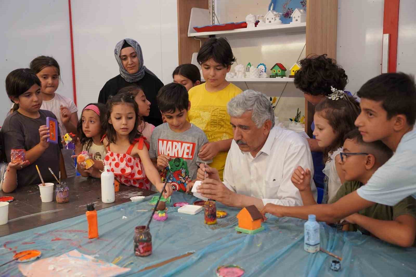 Kahta Belediyesi yaz sanat kursları genç yetenekleri yetiştiriyor