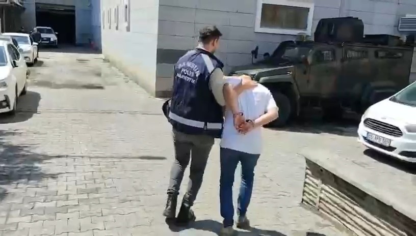 Uyuşturucu su&ccedil;undan 10 yıl 5 ay hapis cezası bulunan şahıs yakalandı
