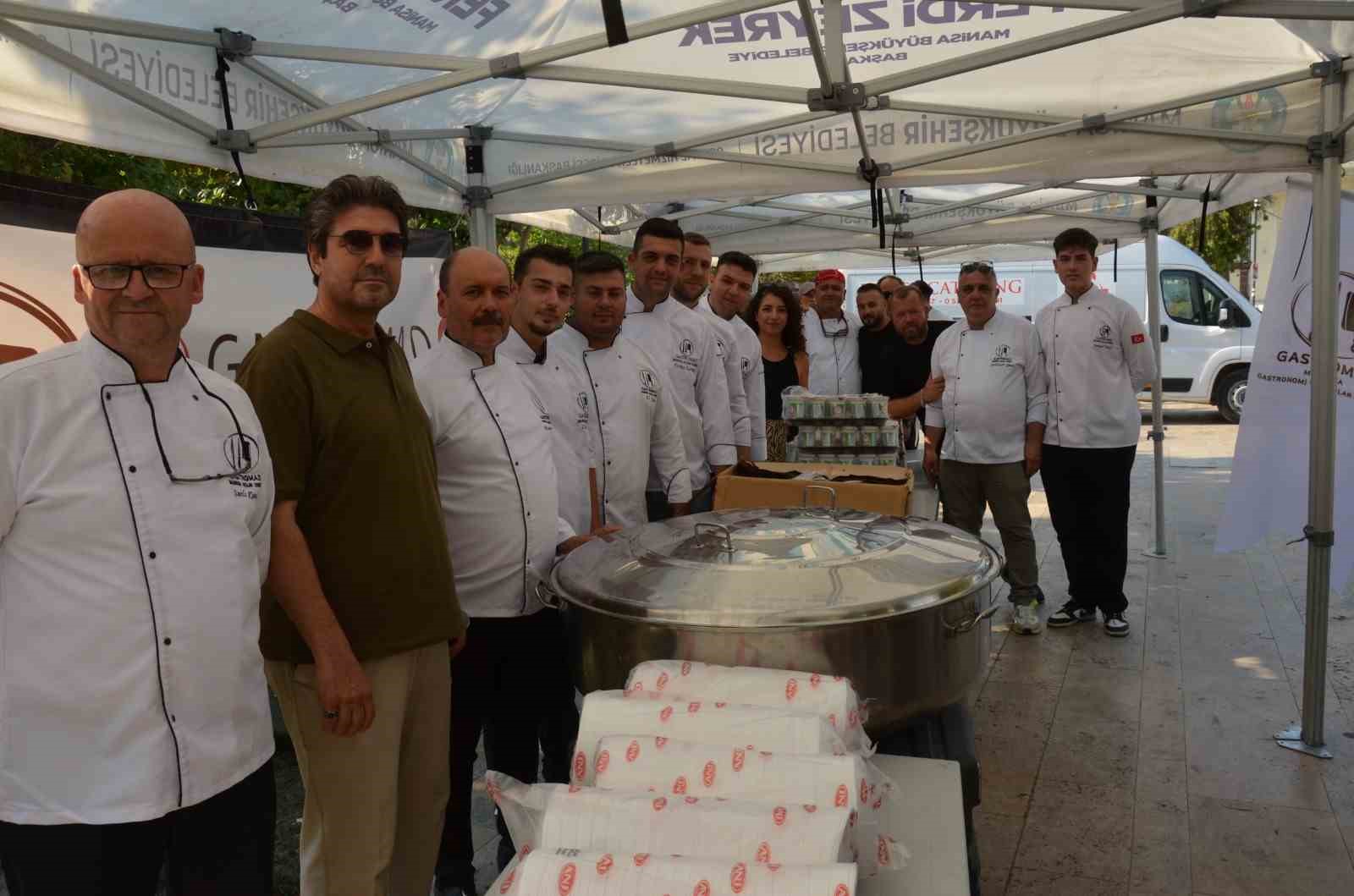 Merhum Başkan Zeyrek için bin kişilik pilav hayrı