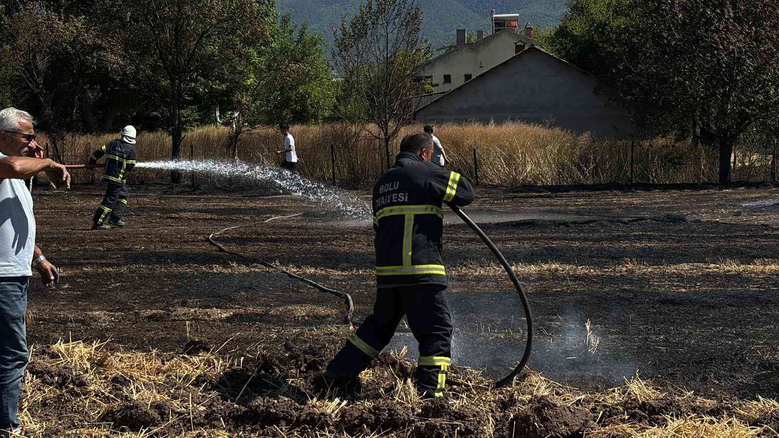 Bolu&rsquo;da faciadan d&ouml;n&uuml;ld&uuml;: Alevler evlerin dibine kadar ulaştı
