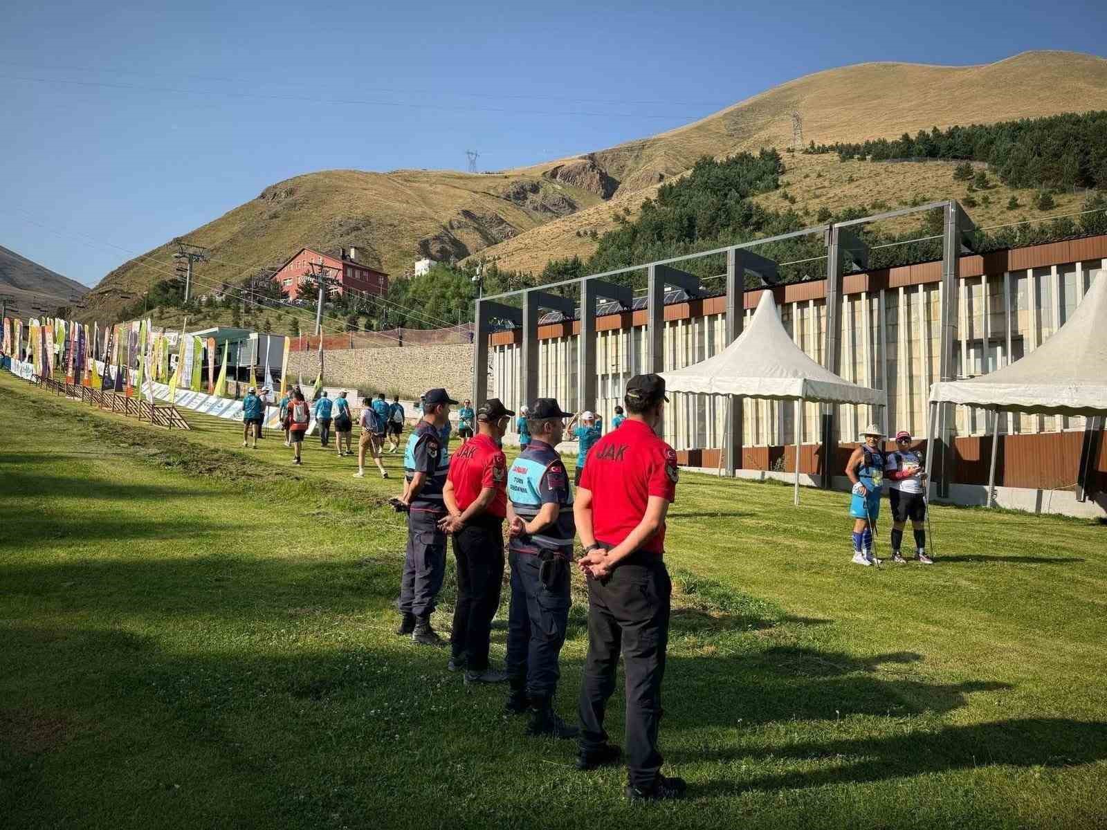 Jandarma yarış g&uuml;venliği i&ccedil;in sıkı &ouml;nlemler aldı
