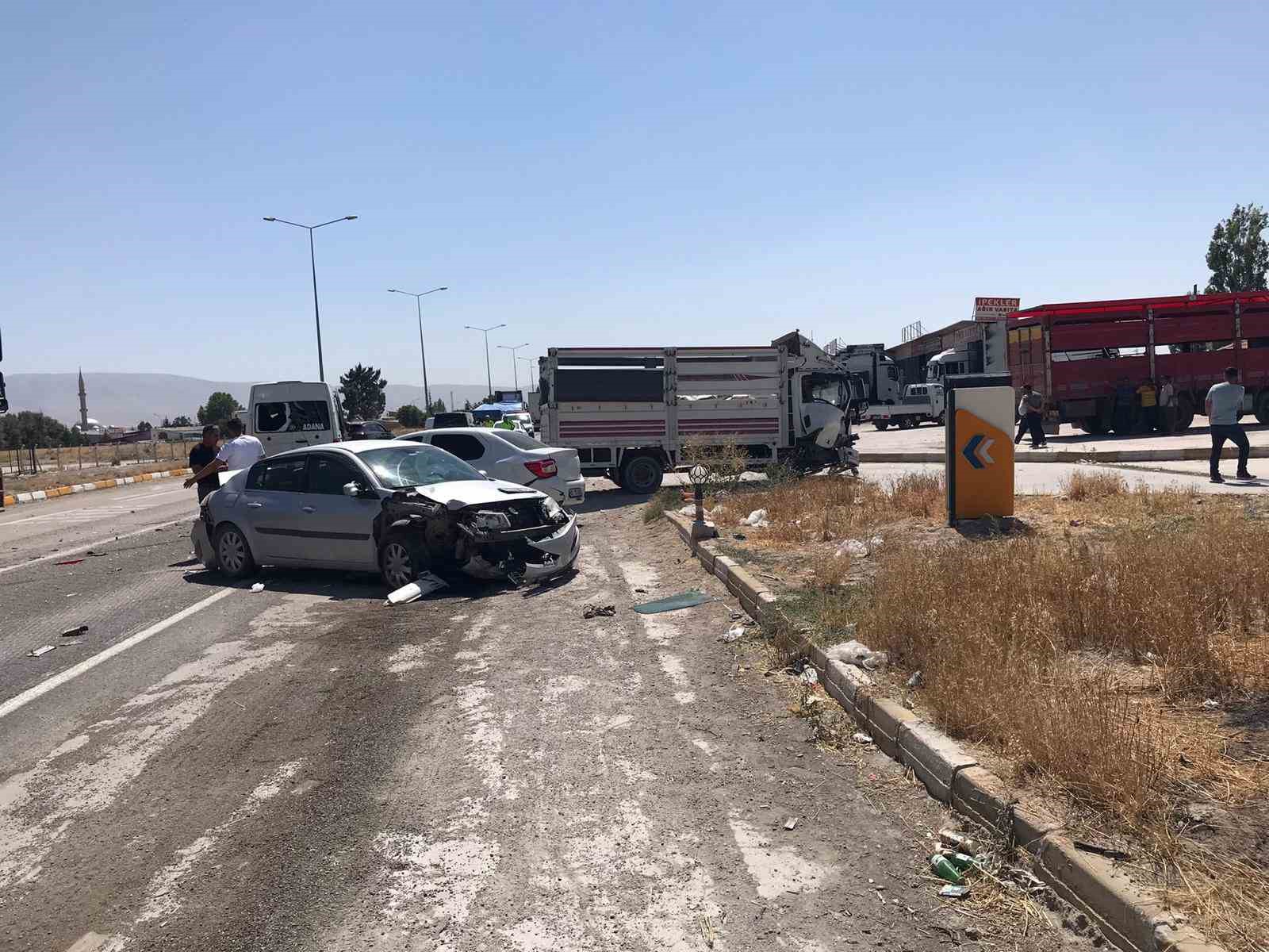 Ereğli&rsquo;de zincirleme trafik kazası: 4 yaralı
