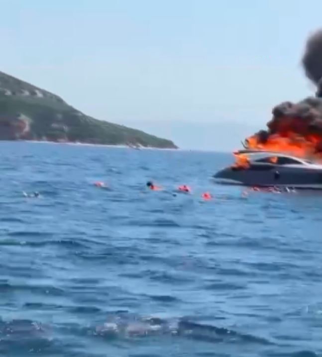 Kınalıada açıklarında tekne yangınında denize atlayanların görüntüsü ortaya çıktı