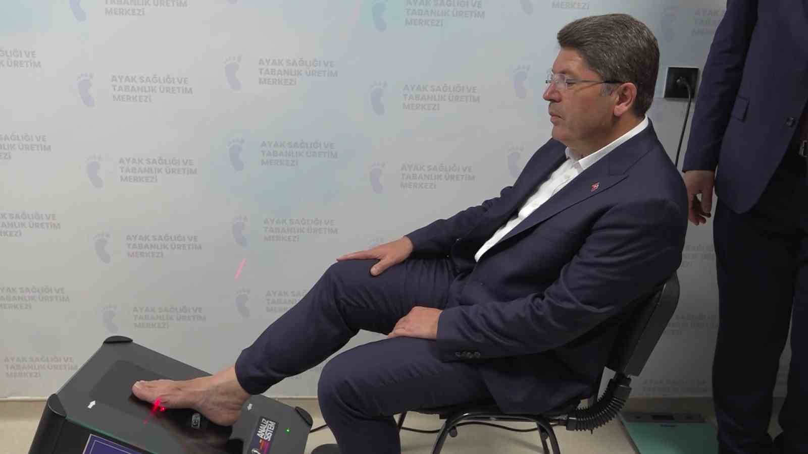 Bakan Tunç, ayak sağlığı muayenesi oldu