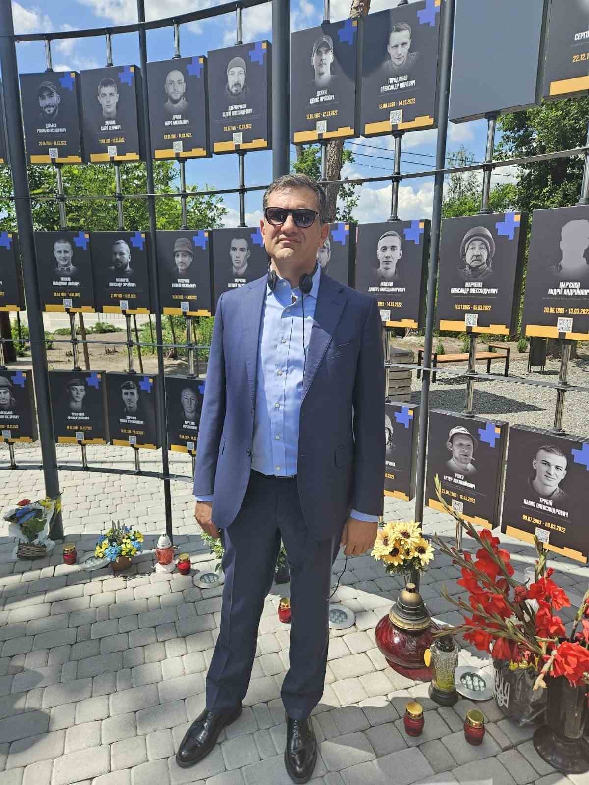Ukrayna fahri konsolosları buluştu