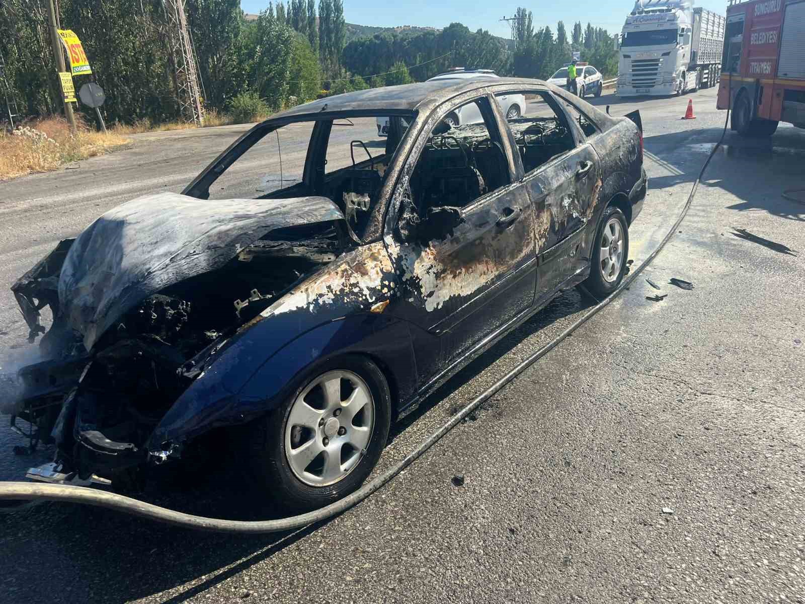 &Ccedil;orumda iki otomobil &ccedil;arpıştı: 4 yaralı
